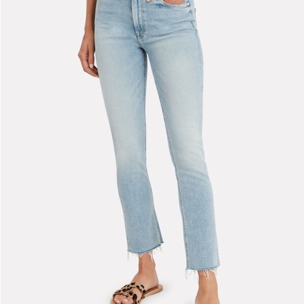 MOTHER Midrise Dazzler Ankle Fray in Reading by the Pool Wash